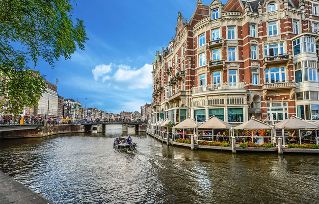 amsterdam - Looking for Property with a Canal View? Look In These Places!